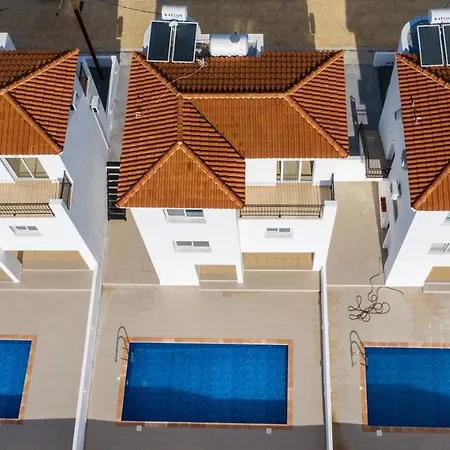Willa Contemporary 3 Bedroom Villa With A Private Pool Outside Paphos *