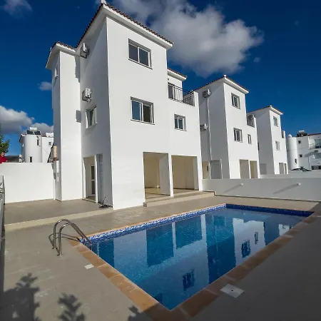 Willa Contemporary 3 Bedroom Villa With A Private Pool Outside Paphos *