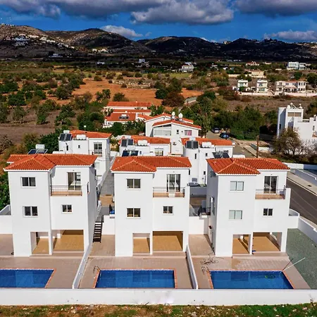 Willa Contemporary 3 Bedroom Villa With A Private Pool Outside Paphos *