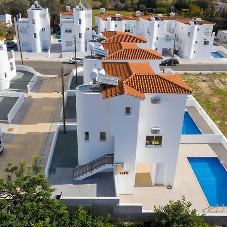 Willa Contemporary 3 Bedroom Villa With A Private Pool Outside Paphos Pafos